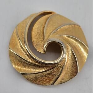 Vtg 60s MCM Abstract Swirl Brushed Gold Tone Domed Shell Brooch Pin Fashion